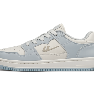 Warrior (Huili) retro-style low-top casual sneakers in light blue, white, and beige.